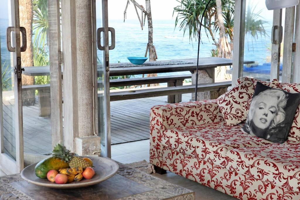 Villa Lumba Lumba - Oceanfront & Spectacular View! Lembongan Exteriör bild