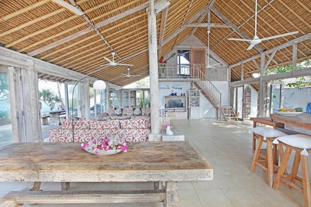 Villa Lumba Lumba - Oceanfront & Spectacular View! Lembongan Exteriör bild